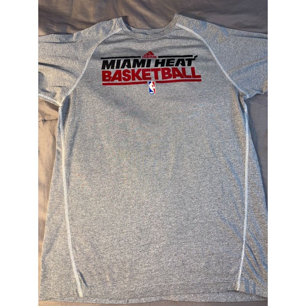 NBA Miami Heat adidas Tee Shirt Basketball Boys XL Gray Short Sleeve Crew‎ Neck